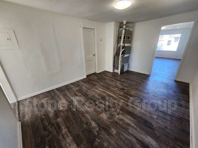 Building Photo - 2117 Cleveland Ave