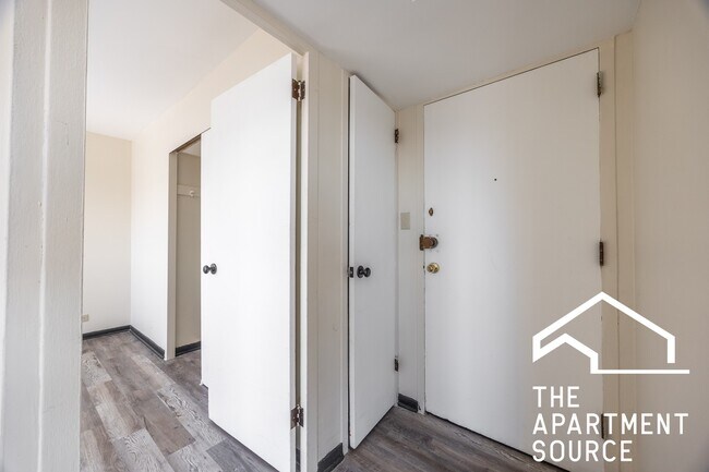 Building Photo - 1400 Chicago Ave