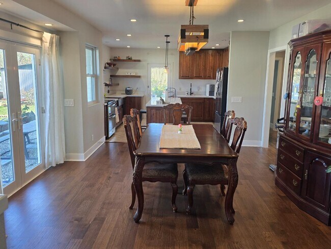 Building Photo - 2015 Trumar Ln