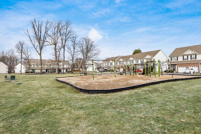 Building Photo - 1273 Grove Dr