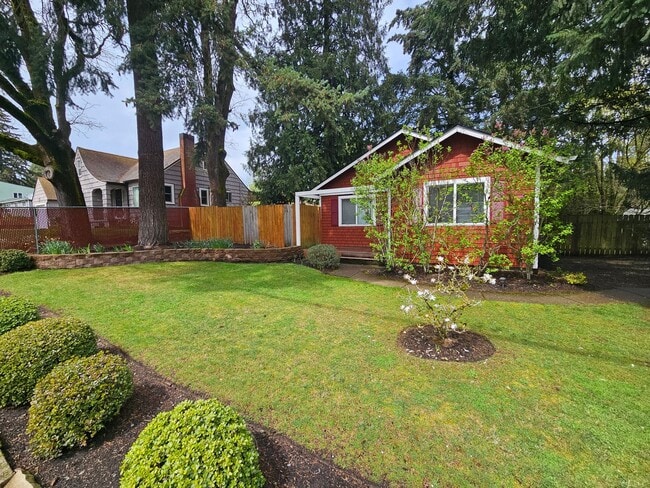 Primary Photo - 475 Madrona Ave S