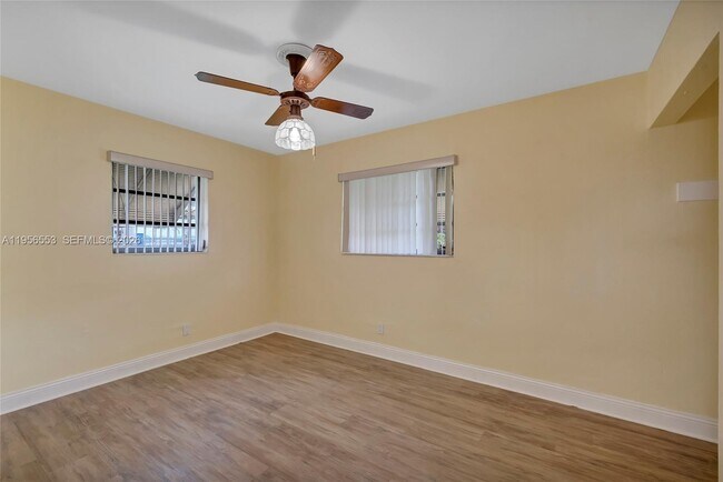 Building Photo - 6200 SW 18th St