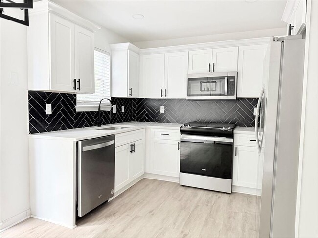 Building Photo - 900 Melrose Park Pl