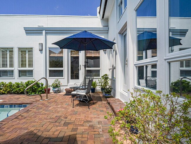 Building Photo - 8367 Baytree Dr