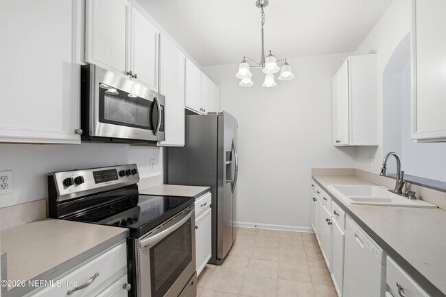 Building Photo - 7990 Baymeadows Cir E