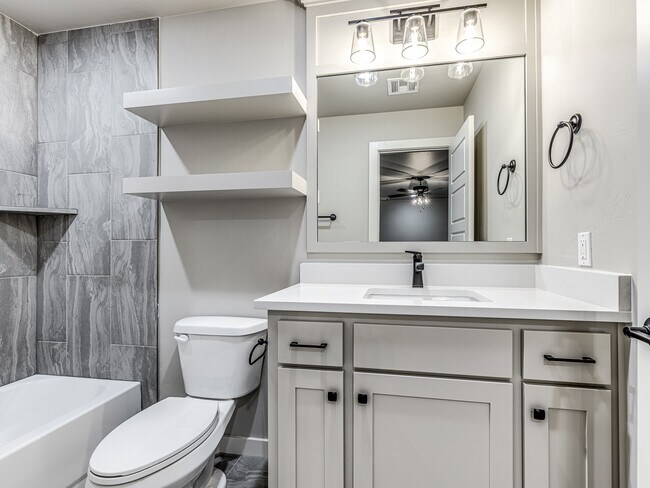 Building Photo - 14517 Chambord Dr