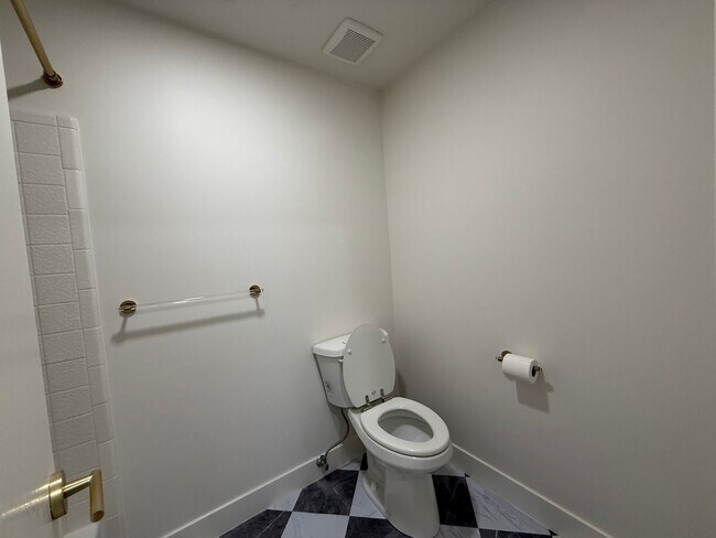 Building Photo - Beautifully Updated Home in Holladay