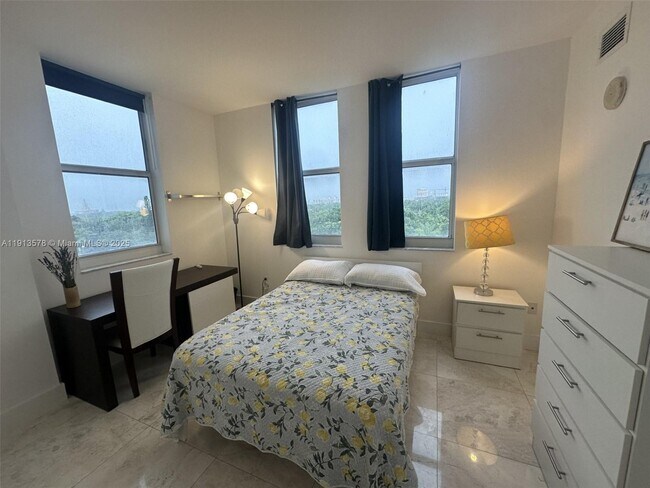 Building Photo - 4100 Salzedo St