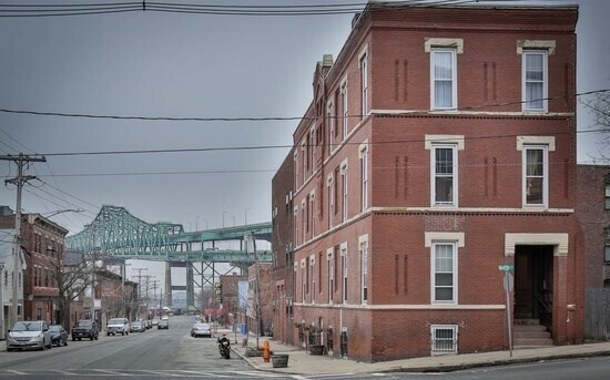 Building Photo - 88 Broadway