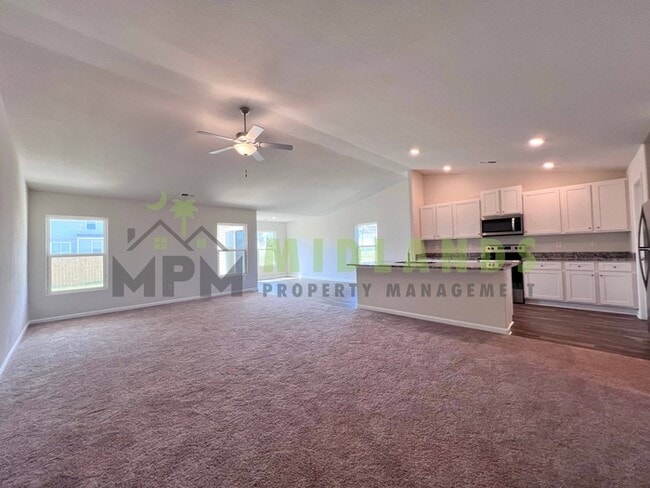 Building Photo - 645 Wild Tulip Ct