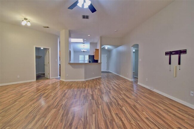 Building Photo - 807 Wild Petunia Way