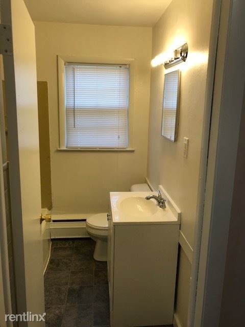 Building Photo - 729 Pinecrest Dr