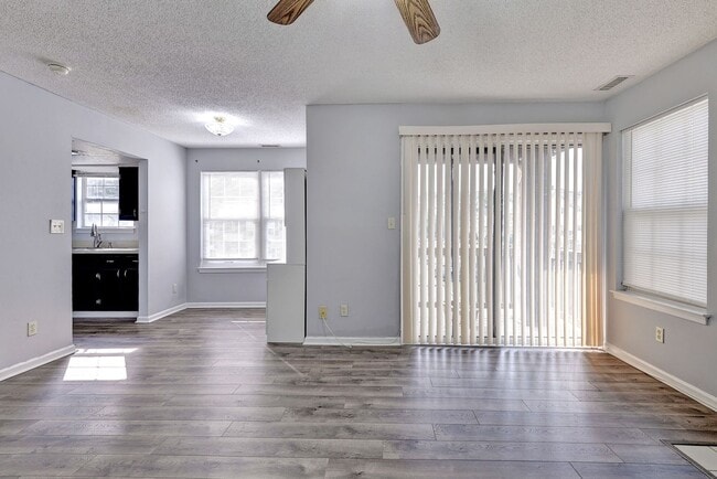 Building Photo - 12928 Daybreak Cir
