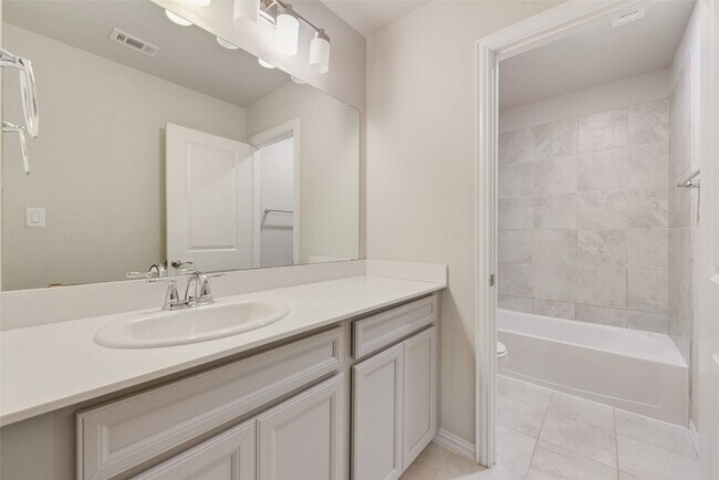 Building Photo - 2617 Walnut Creek Ln