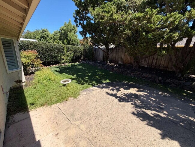 Building Photo - "Charming 4-Bed Oasis with Granite Touches with Tennis and Poolside Bliss steps away in Danville!"