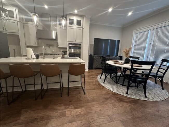 Building Photo - 888 Mayfield Rd