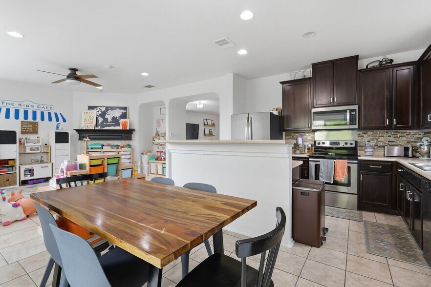 Building Photo - 1083 Tumbleweed Trail