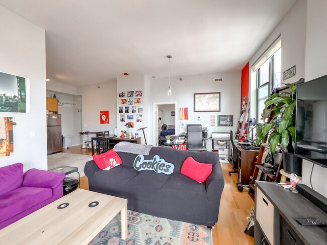 Building Photo - 1464 S Michigan Ave