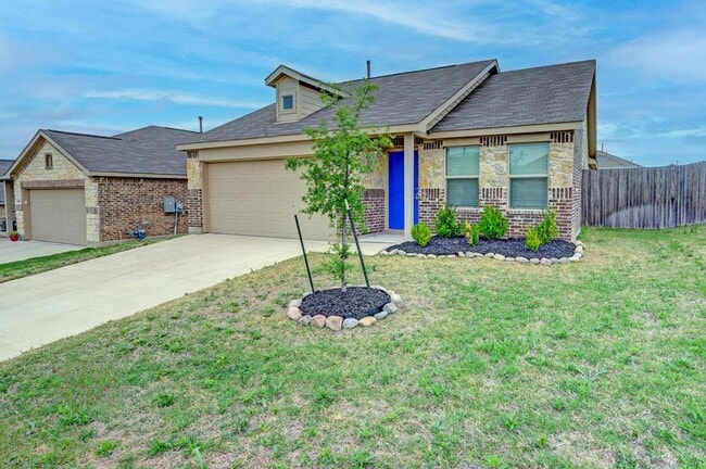 Building Photo - 8409 Holw Bnd St