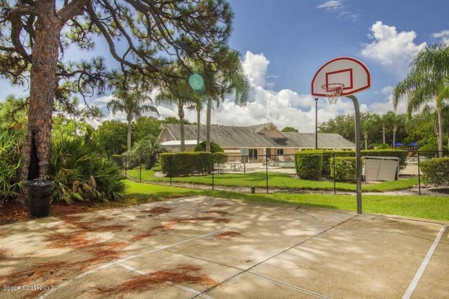 Building Photo - 934 Shaw Cir