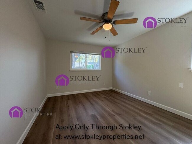 Building Photo - 1840 Sandalwood Dr