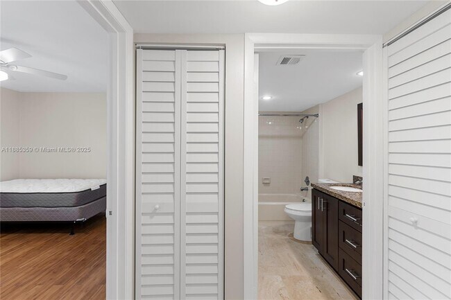 Building Photo - 1514 Whitehall Dr