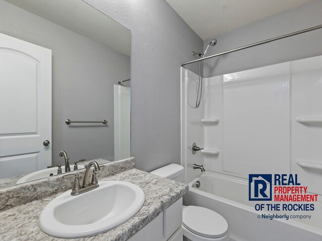Building Photo - Beautiful, Well-Maintained Ranch Home in S...