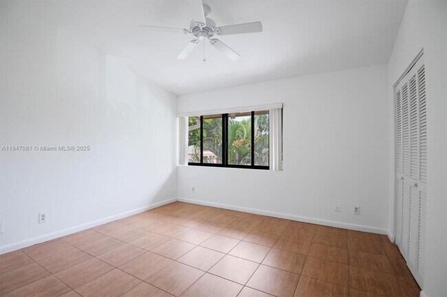 Building Photo - 4270 SW 70th Terrace