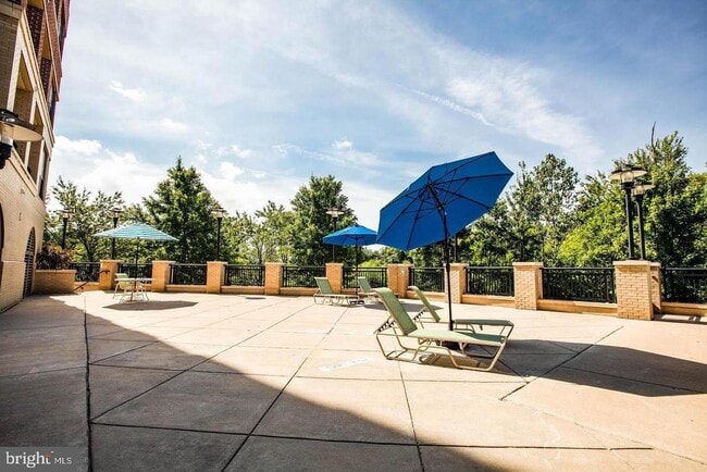 Building Photo - 485 Harbor Side St