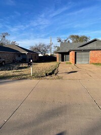 Building Photo - 322 Spring Branch Ln