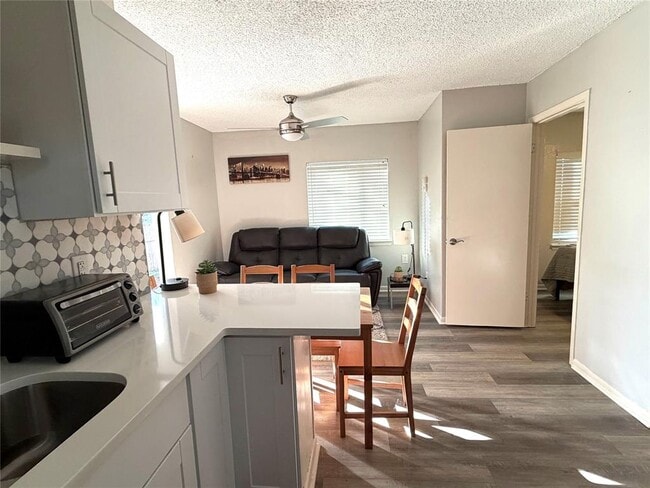 Building Photo - 2208 Garden St