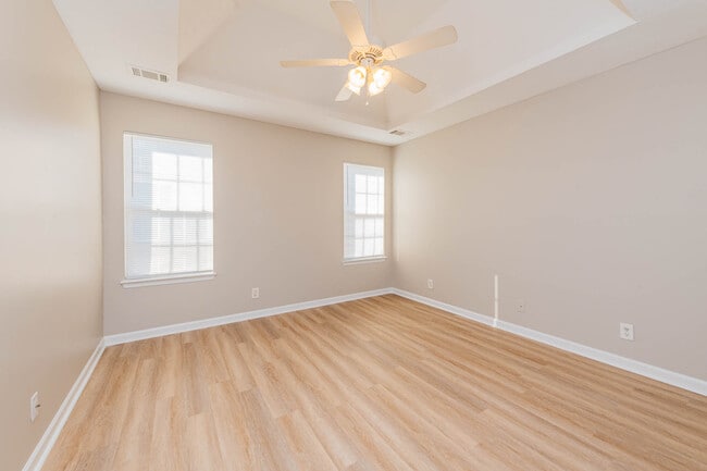 Building Photo - 321 Grand Ave