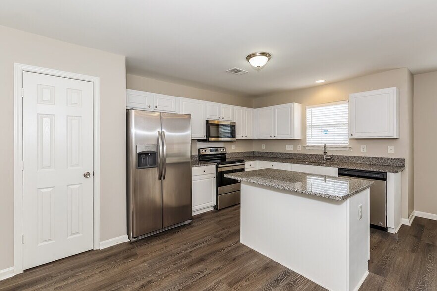 Building Photo - 3034 Robin Terry Ct