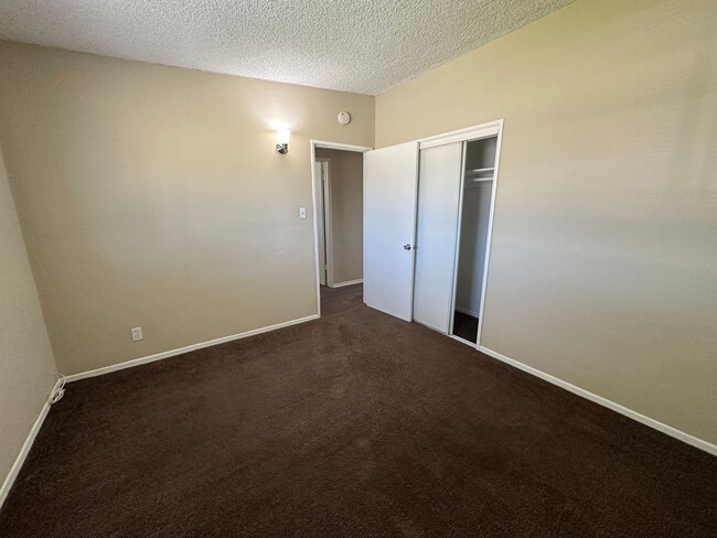 Building Photo - Spacious 3-Bedroom Unit with Detached Gara...