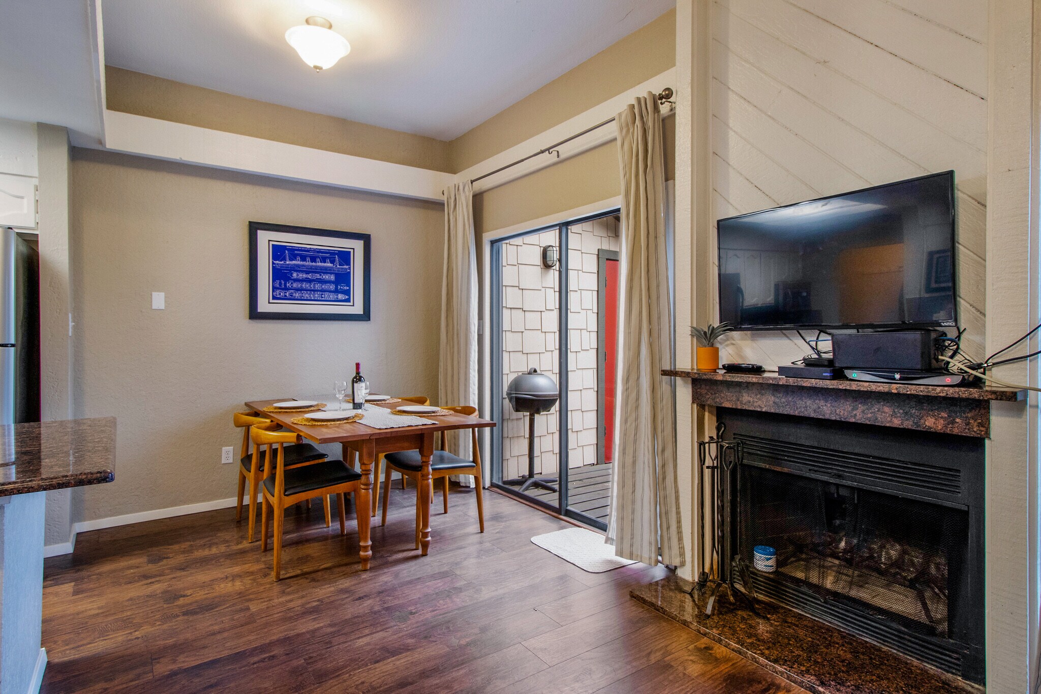 Building Photo - 2008 Jones Rd