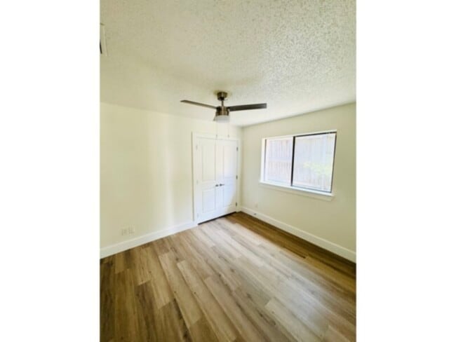 Building Photo - 9215 Highedge Cir