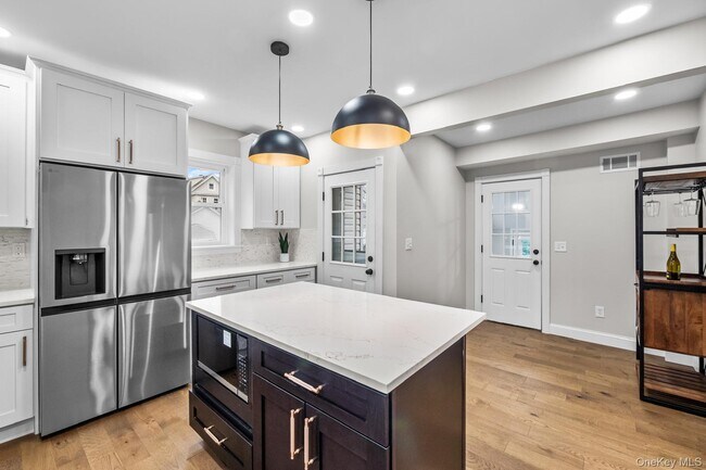 Building Photo - 78 E Maltbie Ave