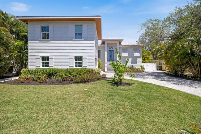 Building Photo - Furnished, Yearly 4bd Home on Siesta Key