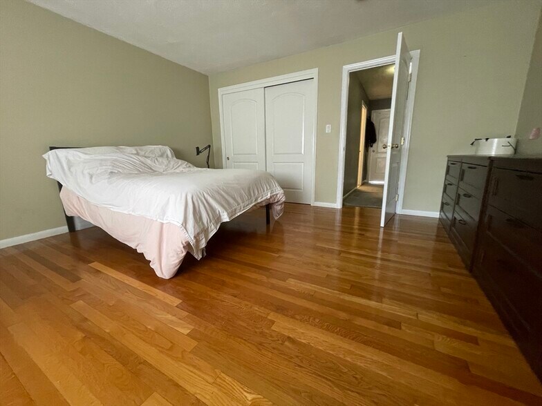 Building Photo - 141 Beaconsfield Rd