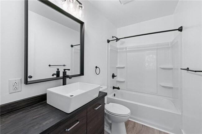 Building Photo - 1035 Astor Ave SW