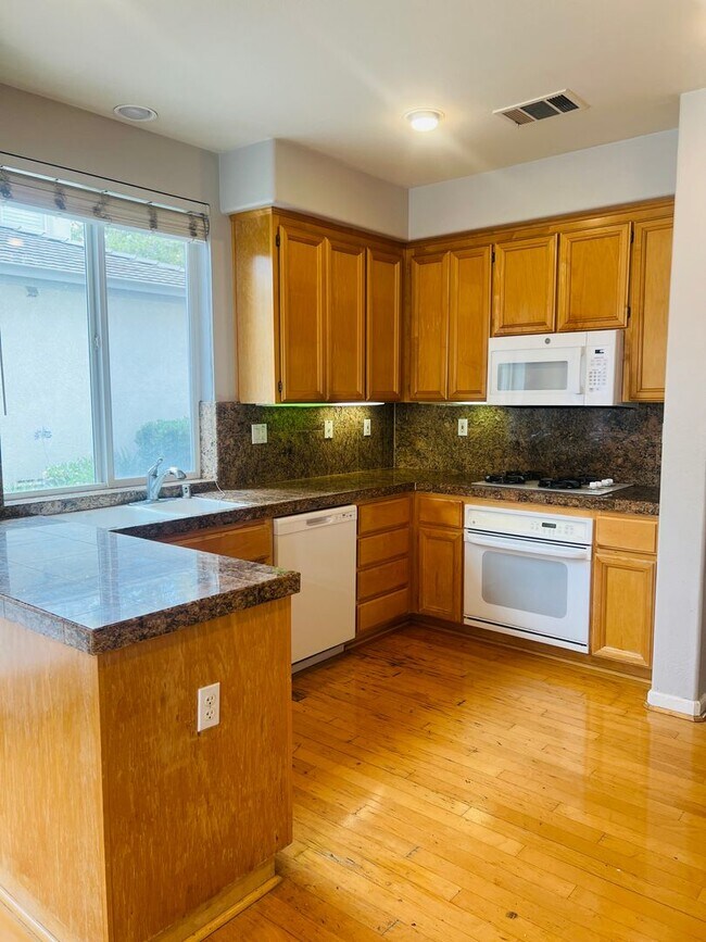 Building Photo - NORTH SAN JOSE - Spacious two story home w...