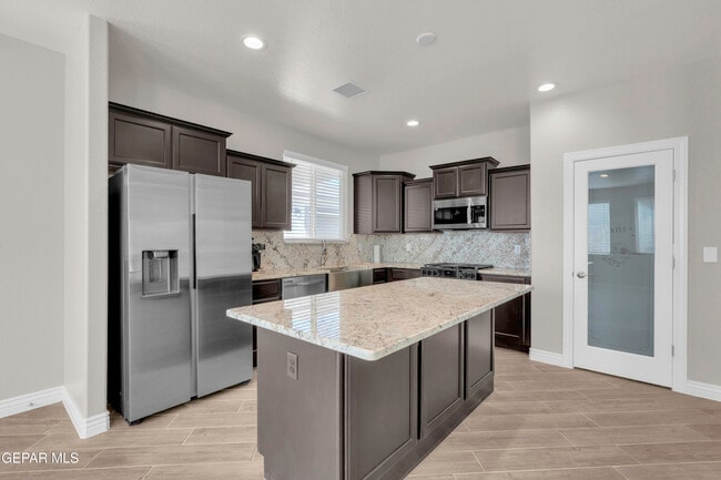 Building Photo - 1807 Dana Gray St