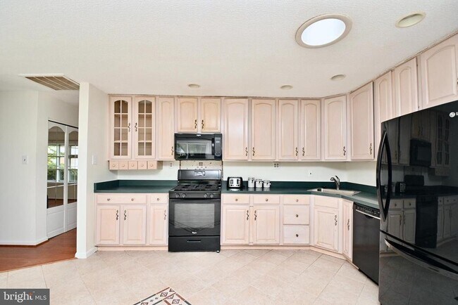 Building Photo - 13703 Pennsboro Dr