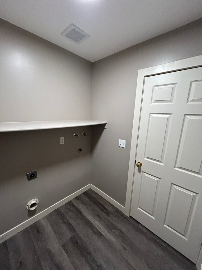 Building Photo - 2243 Sugar Factory Rd