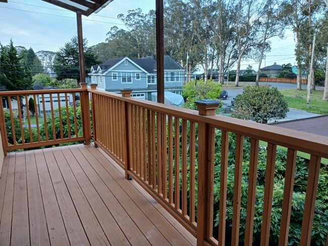 Building Photo - 421 Columbus St