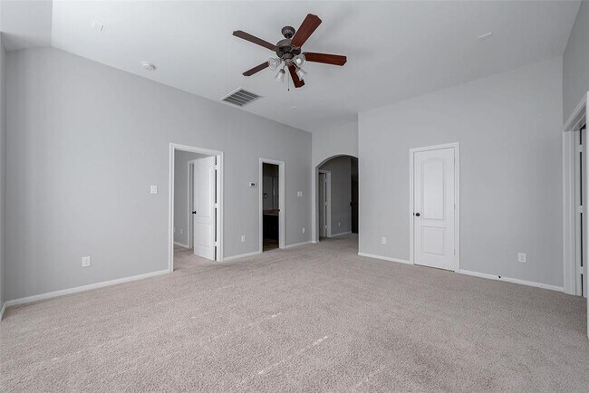 Building Photo - 46 Sandwell Place