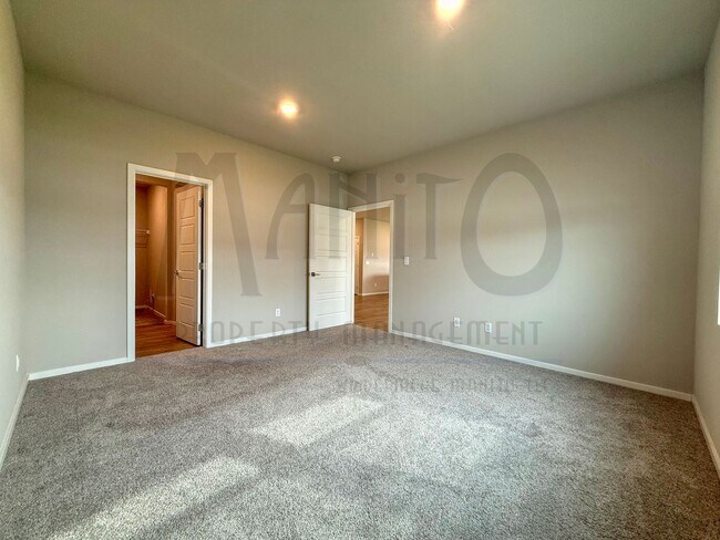 Building Photo - Beautiful Cheney Home
