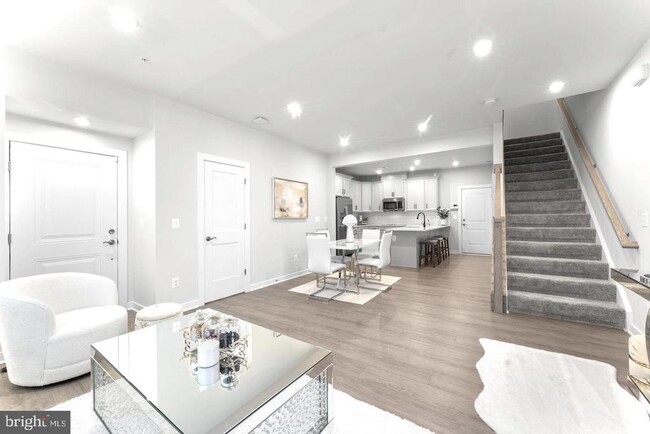 Building Photo - 43785 Transit Sq