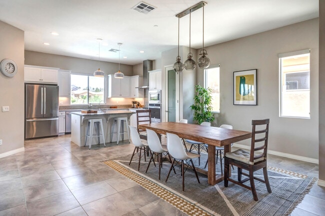 Building Photo - 67424 Zuni Ct