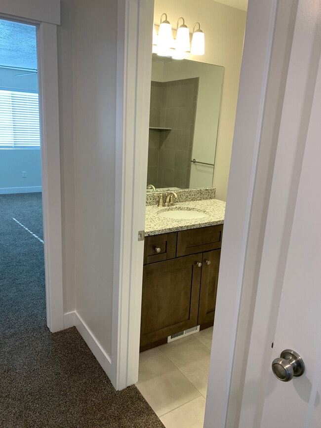 Building Photo - Riverstone